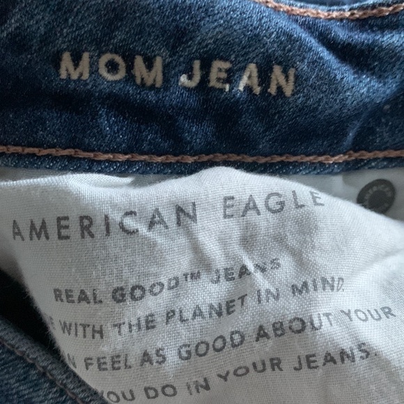 American Eagle High Rise Distressing Mom‎ Jeans Size 6 medium Wash Boho Ripped - Picture 3 of 12
